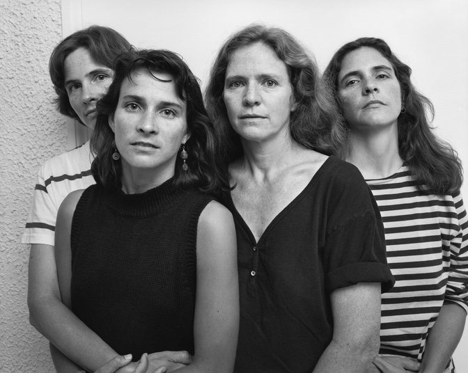sisters_take_pictures_together_every_year_for_40_years_14