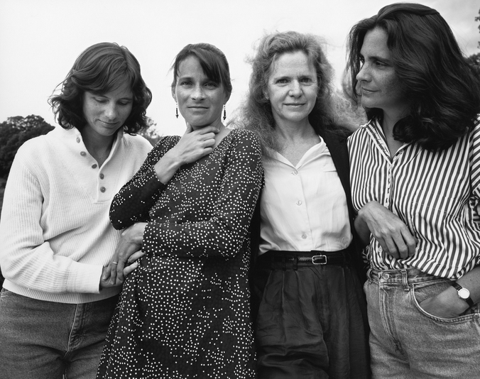 sisters_take_pictures_together_every_year_for_40_years_17