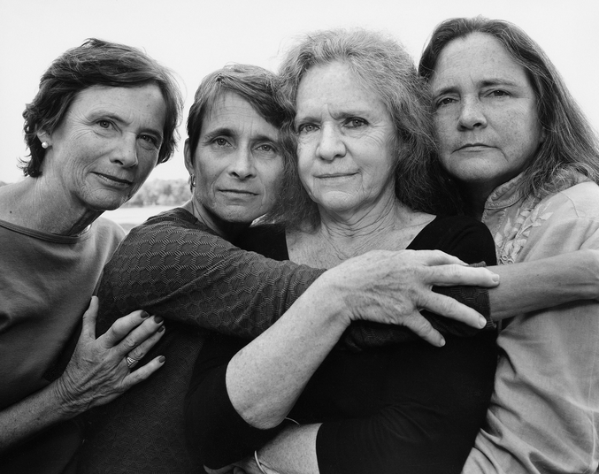 sisters_take_pictures_together_every_year_for_40_years_37