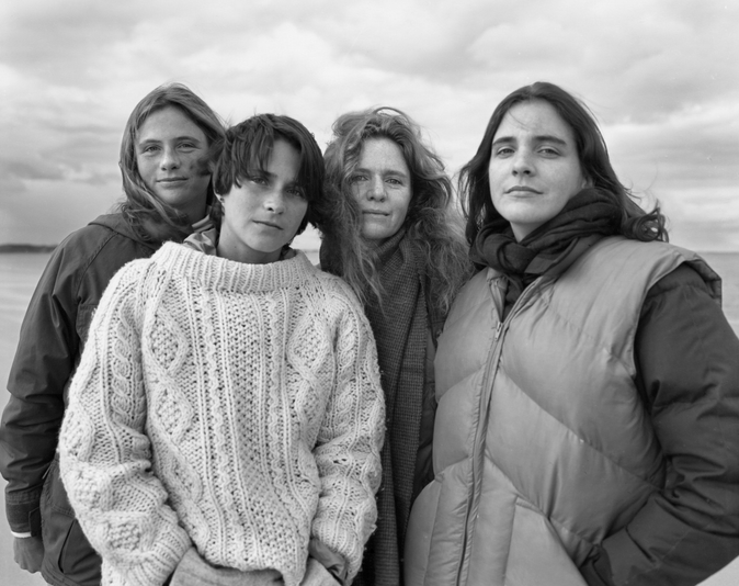 sisters_take_pictures_together_every_year_for_40_years_7