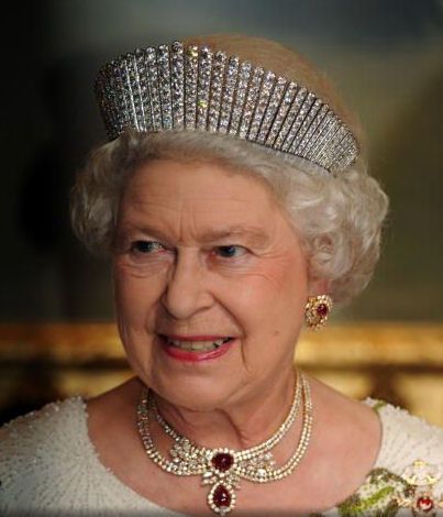 Fascinating Stories Behind Queen Elizabeth’s Engagement Ring, Wedding ...